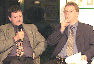 Schlagabtausch zwischen Landrat Dieter Friese (l.) und CDU-Pressesprecher Markus Niendorf