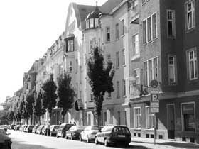 die nördliche Häuserfront der Breitscheid-Straße