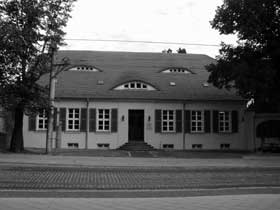 Landhaus im Biedermeierstil, Sandower Straße 17