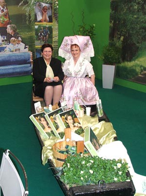 Oberbürgermeisterin Karin Rätzel saß nicht nur zum Spaß im Spreewaldkahn am ITB-Messestand des Spreewaldes.