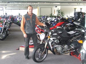 Wolfgang Hübner in seinem Verkaufsraum