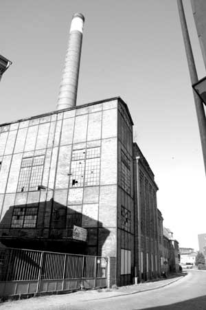 Mit viel Licht, Graffitis und HipHop erwacht das Elt-Werk heute aus seinem Schlaf
