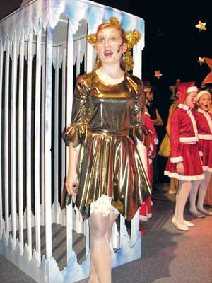 Elisa Elß hat im Weihnachtsmusical die Rolle der Sternenfreundin Starlen übernommen