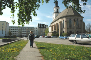 Ein befriedigendes Konzept für die Marktplatzgestaltung gibt es noch nicht, aber immerhin kann die Sanierung der wunderbaren Kirche mit Stadtbeteiligung und Eigenanteil der Kirchengemeinde im September beginnen