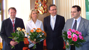 Die neue Forster Stadtspitze ist jung - ein gutes Zeichen für den Neuanfang. Mit Bürgermeister Jürgen Goldschmidt (2.v. r.) bilden (v.l.n.r) Jens Handreck (38), Heike Baerwald (43) und Sven Zuber (37) ein dynamisches Team