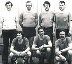 Erinnerung an 1971/72 in der DDR-Oberliga: Oben: Klaus Lehmann (Mannschaftsleiter), Werner Kleinert, Bernd Pornack, Bernhard Gartz; Unten: Jürgen Lehmann, Herbert Radtke, Gerhard Suschowk (v.li)