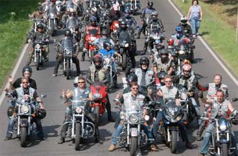 Limberg bereitet sich bereits auf das 15. Bike & Rock Festival vor. Am 5. August werden wieder einige hundert Biker aus der Region und ganz Deutschland anreisen und ab Freitag, 6. August, die erste Partynacht mit Live-Action feiern. Für das ganze Wochenende haben sich Spitzenbands von ENKELZ bis STAHLZEIT angesagt