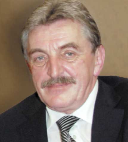 Klaus-Dieter Hübner war seit 1990 Stadtverordneter, 2002 wurde er Bürgermeister von Guben. Im November wurde erneut zum Stadtoberhaupt gewählt 