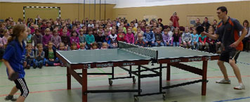 Am Freitag hat die Stadt Forst die Turnhalle an die Grundschule Forst Mitte übergeben.
