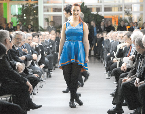 Nicht überall zu sehen, aber gut zu hören waren mit ihren Steppsohlen die Tänzerinnen und Tänzer der Irish Dance Gruppe