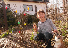 Greta Kabisch (9) weiß schon, was sie zu Hause, bei ihren Eltern und Großeltern, in der Nähe der Burger Therme, machen wird: natürlich Ostereier suchen	Fotos: M.K.
