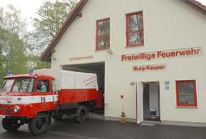 Etwa 1300 Stunden Eigenleistung investierten die Kameraden, wie etwa in den beleuchteten Schriftzug. Jetzt ist nur noch die Außenanlage zu bearbeiten