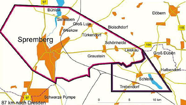 Fünfzehn Kilometer in der Ost-West-Ausdehnung und drei Kilometer in der Nord-Süd-Ausdehnung nimmt das Gebiet bei Spremberg ein, unter dem der Rohstoff Kupfer liegt. Wo genau die Abbaugrenzen sind, ist noch nicht klar. Nur so viel: Unter der Stadt direkt ist kein Kupfererz zu finden. Gefördert wird kein Kupfer sondern Kupfersulfide. Das ist eine Verbindung zwischen Kupfer, Schwefel und Eisen. In einer Aufbereitungsanlage werden die Bestandteile voneinander mittels chemisch abbaubarer  Chemikalien getrennt. Da das Kupfer so tief liegt, bildet eine Salzschicht die Barriere, um Grundwasserabsenkungen zu vermeiden. Falls es zum Abbau kommt, könnten bei Vattenfall und in polnischen Erzbergwerken Fachkräfte ausgebildet werden
