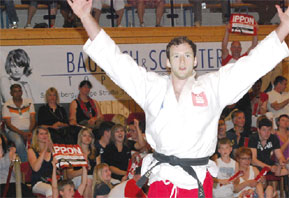 Grund zum Jubeln haben die Spremberger Judokas, wie hier Andrew Burns vom Bundesligateam oft. Heute (Sa.) wird die 20-jährige Erfolgsgeschichte gefeiert        Foto: KSC ASAHI