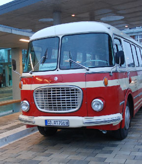 Der erste einfahrene Bus sah wörtlich alt aus