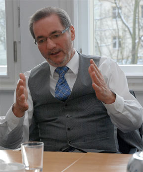 Als das beste Jahr Brandenburgs bezeichnete der Ministerpräsident Matthias Platzeck das vergangene Jahr bei einem Pressegespräch 	Foto: Mathias Klinkmüller
