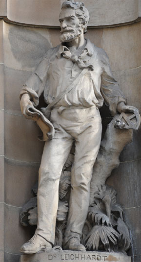Diese lebensgroße Statue Leichhardts hat 1890 ein italienischer Künstler für ein Regierungsgebäude in Sydney aus Sandstein geschaffen        Foto: J. Heinrich
