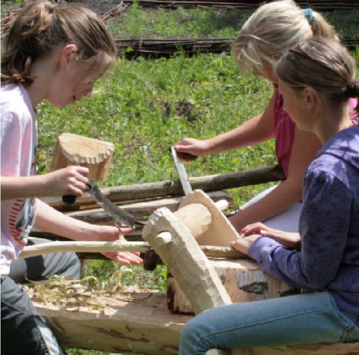 Brikettzielwerfen und steinzeitliches Handwerk gehören zum Programm am Bergmannstag